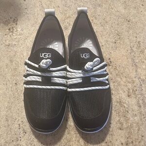 NWOT Kids UGG Black and White Casual Shoes Sneakers